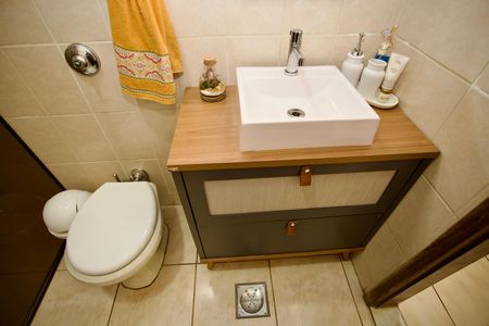 Casa à venda com 280m², 3 quartos e 2 vagas Casa à venda com 280m², 3 quartos e 2 vagasBanheiro Social