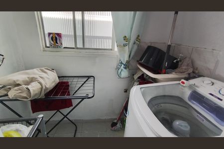 Área de serviço de apartamento para alugar com 2 quartos, 60m² em Jardim Europa, Suzano