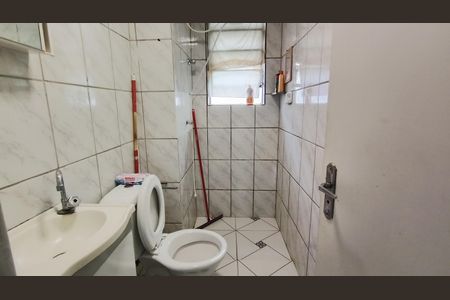 Banheiro de apartamento para alugar com 2 quartos, 60m² em Jardim Europa, Suzano