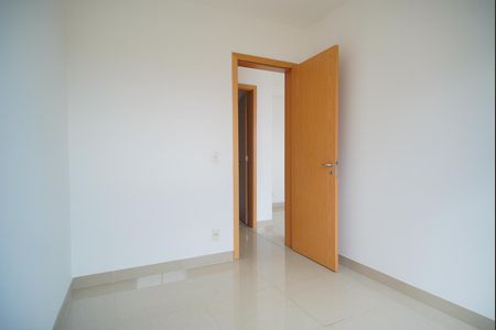 Quarto 2 de apartamento para alugar com 2 quartos, 52m² em Jardim Carvalho, Porto Alegre