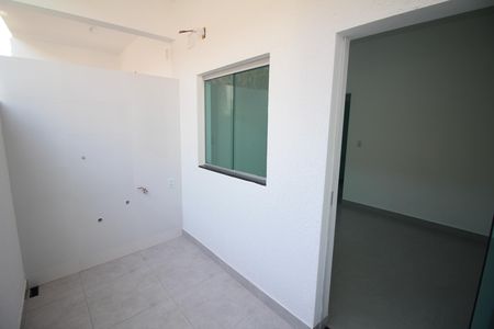 Varanda e Area de Serviço de apartamento à venda com 2 quartos, 48m² em Eldorado, Contagem