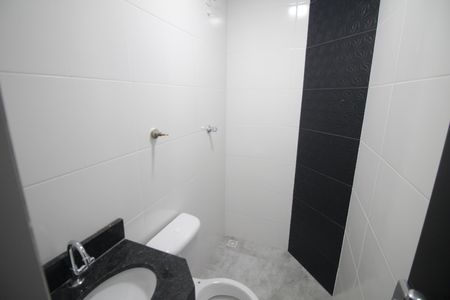 Banheiro de apartamento à venda com 2 quartos, 48m² em Eldorado, Contagem