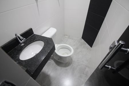 Banheiro de apartamento à venda com 2 quartos, 48m² em Eldorado, Contagem
