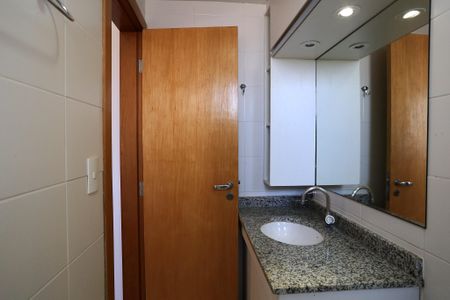 Apartamento à venda com 92m², 3 quartos e 2 vagasBanheiro da Suíte