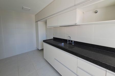 Apartamento à venda com 210m², 3 quartos e 3 vagas Apartamento à venda com 210m², 3 quartos e 3 vagasCozinha