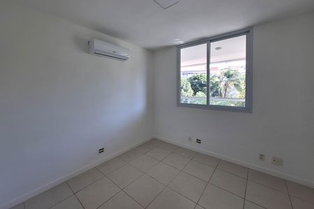Apartamento à venda com 210m², 3 quartos e 3 vagas Apartamento à venda com 210m², 3 quartos e 3 vagasSuíte 2