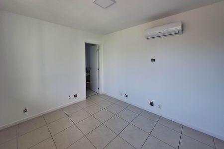 Apartamento à venda com 210m², 3 quartos e 3 vagas Apartamento à venda com 210m², 3 quartos e 3 vagasSuíte 1