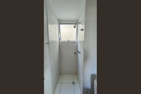 Banheiro  de apartamento para alugar com 2 quartos, 40m² em Brás de Pina, Rio de Janeiro