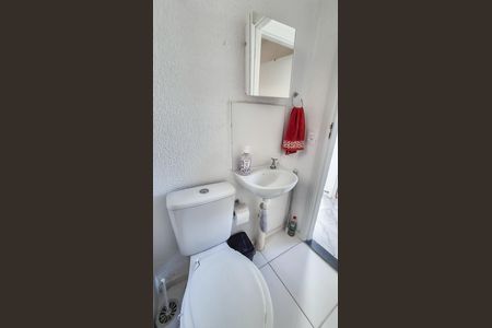 Banheiro  de apartamento para alugar com 2 quartos, 40m² em Brás de Pina, Rio de Janeiro