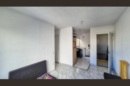 Sala de apartamento para alugar com 2 quartos, 40m² em Brás de Pina, Rio de Janeiro