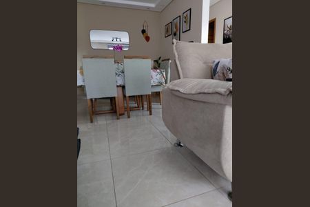 Casa para alugar com 115m², 2 quartos e 1 vaga Casa para alugar com 115m², 2 quartos e 1 vagaSala