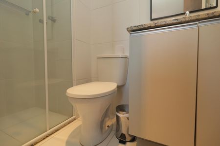Banheiro de kitnet/studio à venda com 1 quarto, 28m² em Aclimação, São Paulo