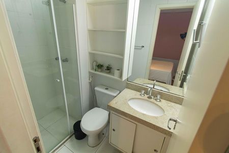 Banheiro de kitnet/studio à venda com 0 quarto, 28m² em Aclimação, São Paulo