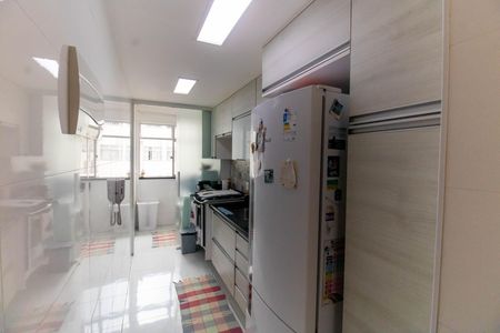 Apartamento à venda com 72m², 3 quartos e 1 vaga Apartamento à venda com 72m², 3 quartos e 1 vagaCozinha e Área de Serviço