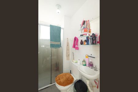 Banheiro de apartamento para alugar com 2 quartos, 50m² em Cosmos, Rio de Janeiro