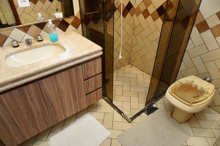 Apartamento à venda com 110m², 3 quartos e 1 vaga Apartamento à venda com 110m², 3 quartos e 1 vagaBanheiro da Suíte