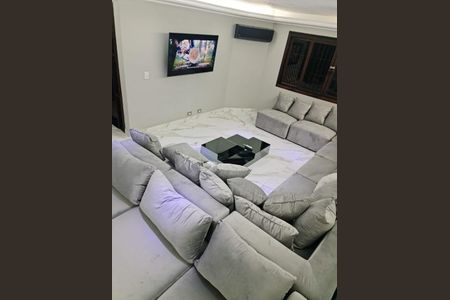 Casa à venda com 4 quartos, 384m² em Vila Carolina, São Paulo