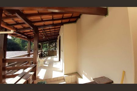Casa à venda com 3 quartos, 180m² em Jardim Casa Branca, Betim