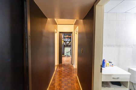 Corredor de apartamento à venda com 3 quartos, 80m² em Centro Histórico, Porto Alegre