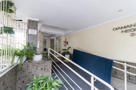 Hall de entrada de apartamento à venda com 3 quartos, 80m² em Centro Histórico, Porto Alegre