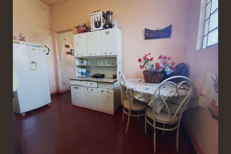 Casa à venda com 3 quartos, 360m² em Alvorada, Contagem