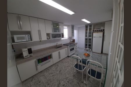 Apartamento à venda com 3 quartos, 216m² em Centro, Betim