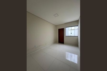 Casa à venda com 90m², 3 quartos e 2 vagas