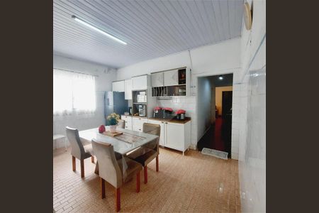 Casa à venda com 215m², 4 quartos e 4 vagas