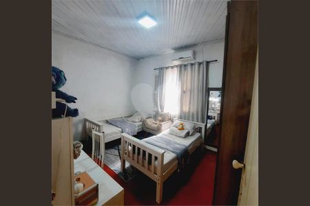 Casa à venda com 215m², 4 quartos e 4 vagas