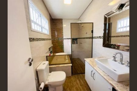 Casa à venda com 224m², 3 quartos e 5 vagas