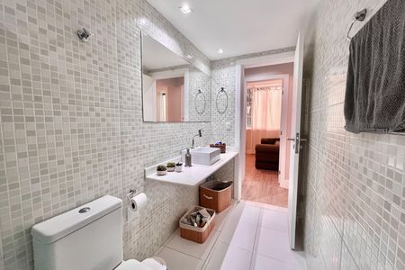 Apartamento à venda com 85m², 3 quartos e sem vaga Apartamento à venda com 85m², 3 quartos e sem vagaBanheiro social
