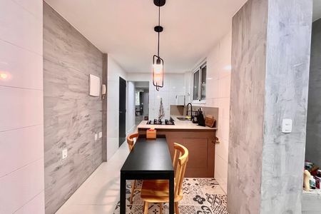 Cozinha de apartamento à venda com 3 quartos, 100m² em Copacabana, Rio de Janeiro