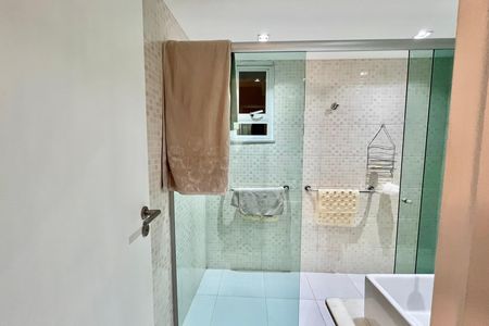 Apartamento à venda com 85m², 3 quartos e sem vaga Apartamento à venda com 85m², 3 quartos e sem vagaBanheiro da Suíte