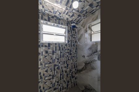Banheiro de apartamento para alugar com 2 quartos, 56m² em Itaquera, São Paulo