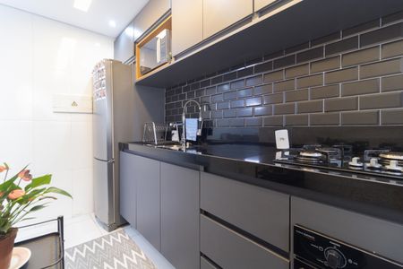 Cozinha  de apartamento à venda com 2 quartos, 40m² em Vila Cristalia, São Paulo