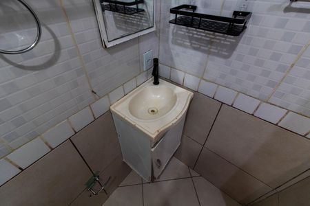 Banheiro de kitnet/studio para alugar com 1 quarto, 35m² em Cidade Universitária, Campinas