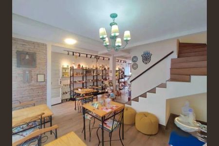 Casa à venda com 3 quartos, 114m² em Campo Belo, São Paulo