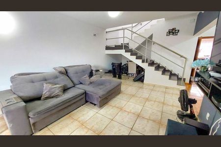 Casa à venda com 210m², 4 quartos e 6 vagas