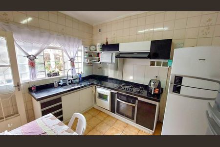 Casa à venda com 210m², 4 quartos e 6 vagas