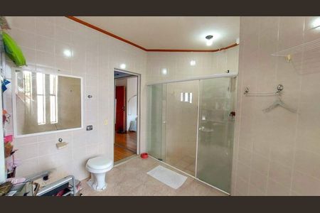Casa à venda com 210m², 4 quartos e 6 vagas