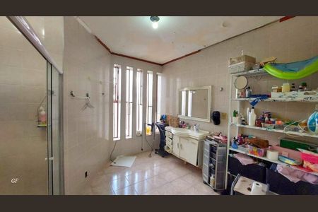 Casa à venda com 210m², 4 quartos e 6 vagas