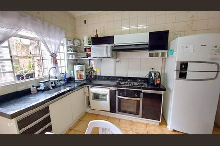 Casa à venda com 210m², 4 quartos e 6 vagas