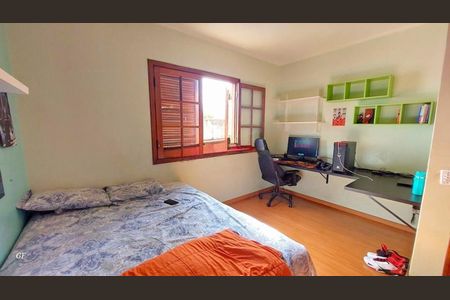 Casa à venda com 210m², 4 quartos e 6 vagas