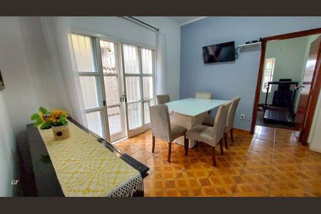 Casa à venda com 210m², 4 quartos e 6 vagas