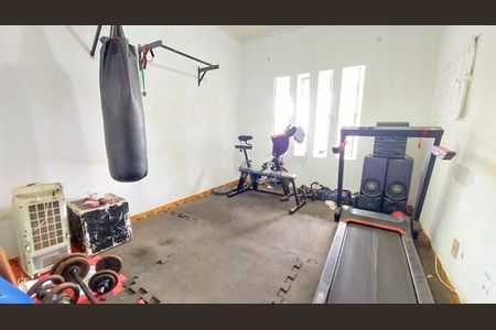Casa à venda com 210m², 4 quartos e 6 vagas