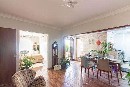 Casa para alugar com 110m², 3 quartos e sem vaga Casa para alugar com 110m², 3 quartos e sem vagaSala