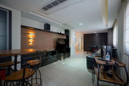 Apartamento à venda com 2 quartos, 122m² em Itaim Bibi, São Paulo