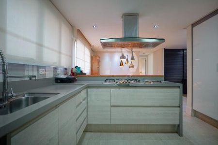Apartamento à venda com 2 quartos, 122m² em Itaim Bibi, São Paulo