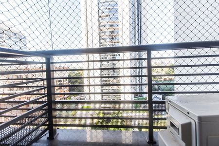 Apartamento para alugar com 112m², 3 quartos e 2 vagas Apartamento para alugar com 112m², 3 quartos e 2 vagasVaranda