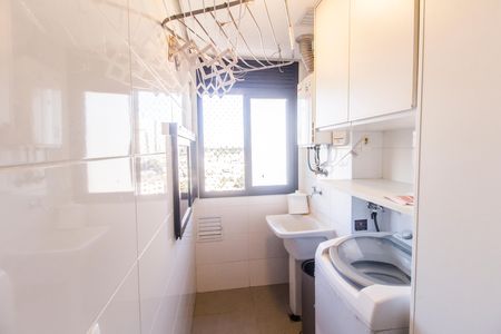 Área de Serviço de apartamento para alugar com 3 quartos, 112m² em Empresarial 18 do Forte, Barueri